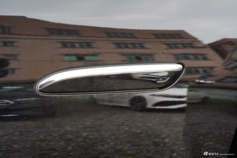 2025款奔驰E级改款 E 300 L 豪华型