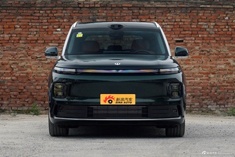 2026款零跑D19 增程500智尊版 七座