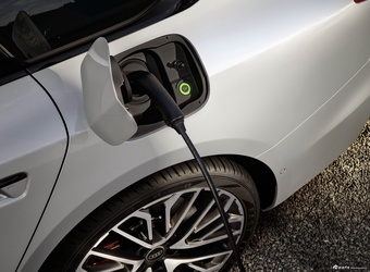 2025款奥迪A6混动 Sedan e-hybrid quattro 官图