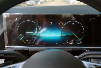 2025款奔驰GLA 200