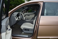 2023款添越 4.0T V8 长轴距雅度版