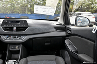  2019款宝骏310 1.2L自动舒适型