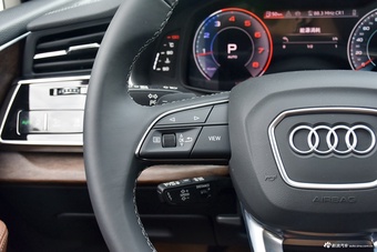 2025款奥迪Q7 45 TFSI quattro S line黑武士型