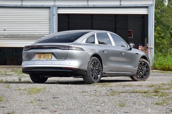 2025款风云A9L 260超长续航尊贵版