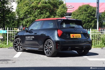 2024款电动MINI COOPER 452km SE 赛车手