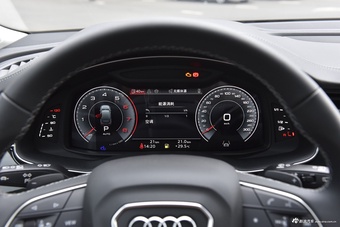 2025款奥迪Q7 55 TFSI quattro S line运动型