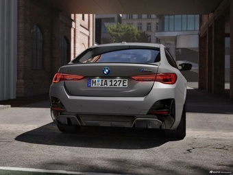 2025款宝马i4 M60 官图