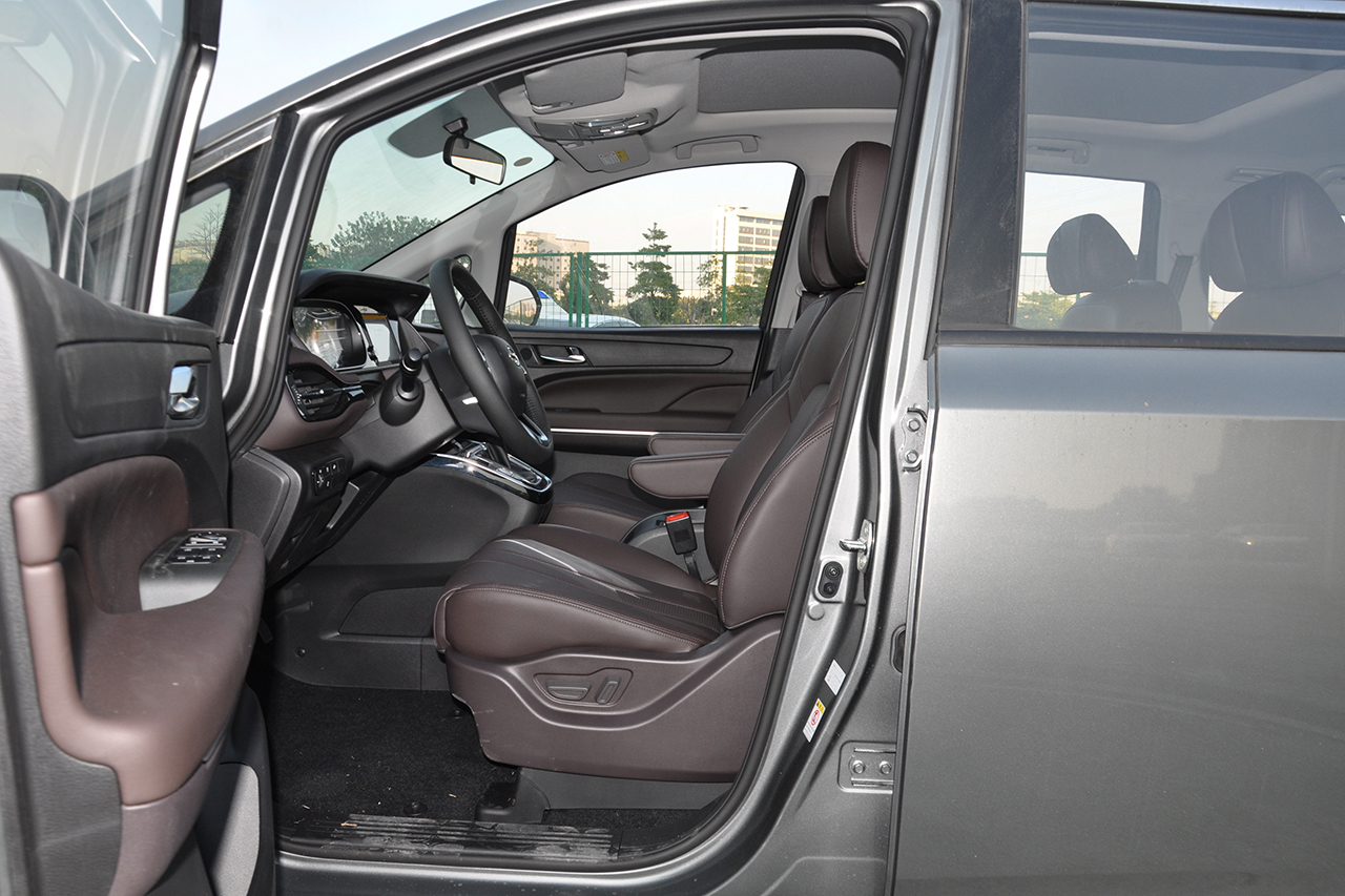 2019款传祺GM6 1.5T自动尊享版7座270T国VI