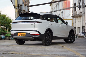 2025款奔腾T90 龙耀版 1.5T 欢享型