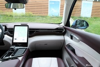 2023款奔腾T90 2.0T 自动旗舰型