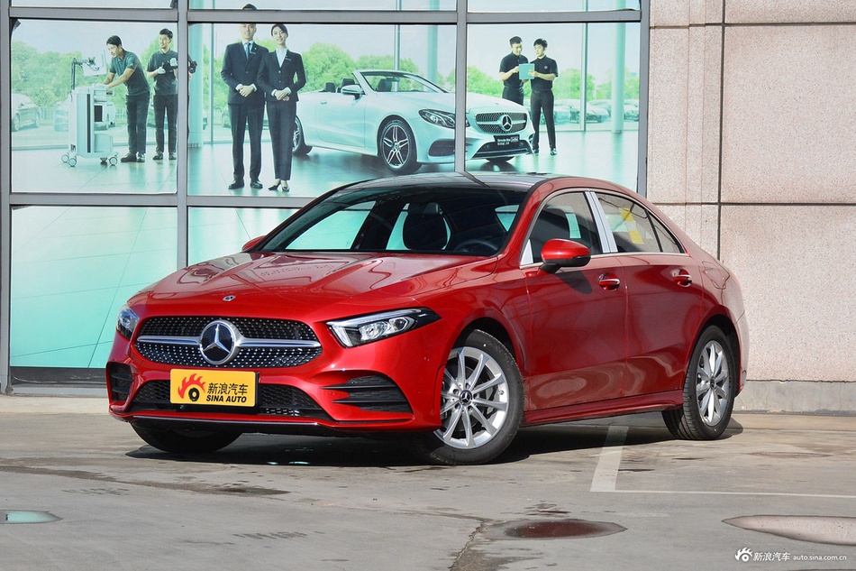 2022款奔驰A级 改款 A 200 L 运动轿车动感型