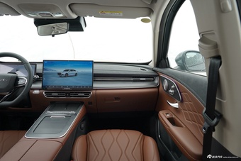 2027款艾瑞泽8 PRO 2.0T DCT 猎鹰500豪华型