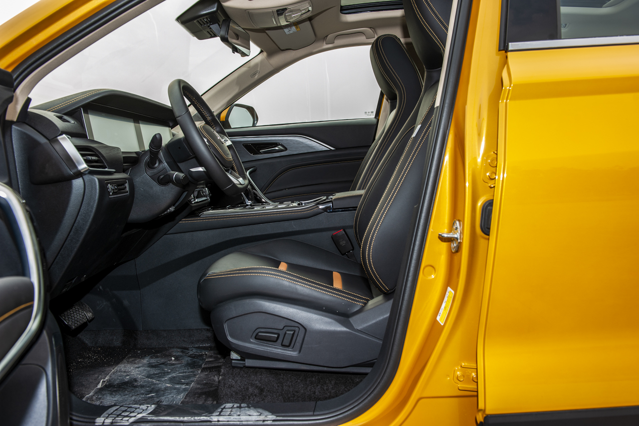 2019款奔腾T77 1.2T自动尊贵型230 TID国VI