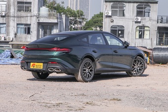 2026款MG7 1.5T 300 DCT优雅版