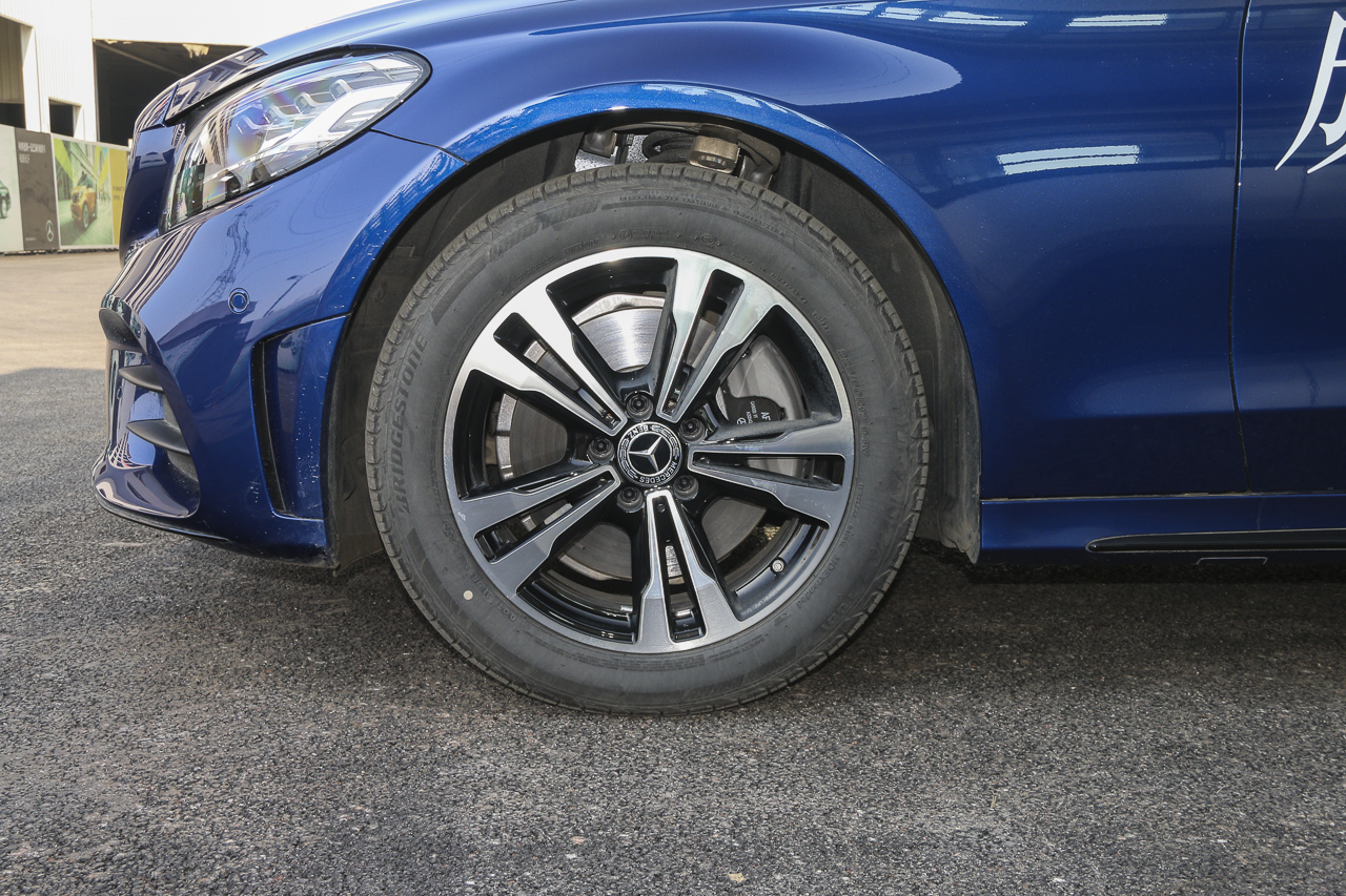 2020款奔驰C级C 260 1.5T自动运动版
