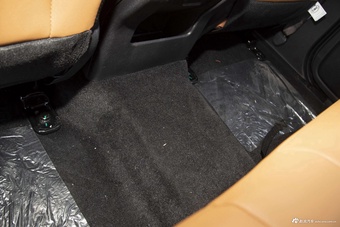 2022款福田征服者5 2.0T自动柴油两驱武林至尊长轴4F20TC