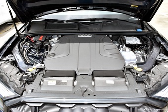 2025款奥迪Q7 45 TFSI quattro S line黑武士型