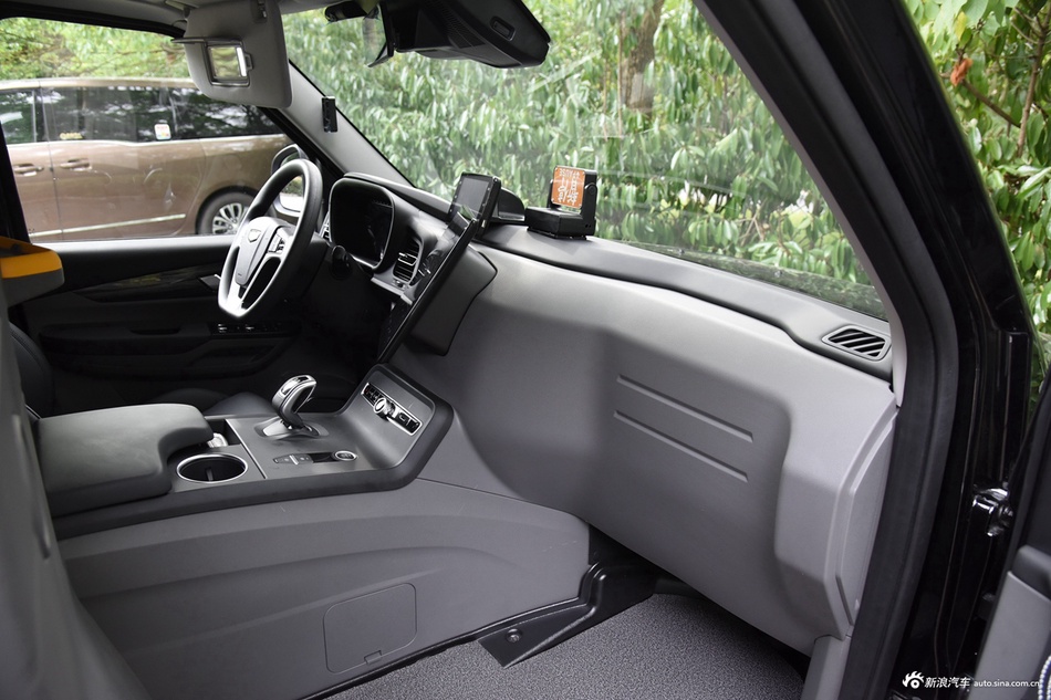 2022款LEVC TX 纯电自由出行版