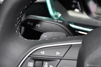 2025款奥迪Q3 45周年典藏版 35TFSI 时尚动感型