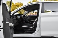  2019款宝骏RC-6 1.5T手动24小时在线豪华型