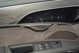 2025款奥迪A8L 45 TFSI quattro 豪华型