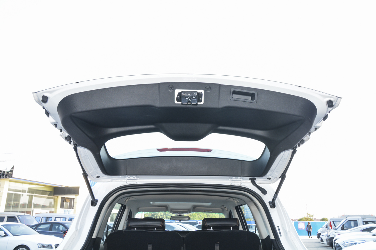 2019款斯威X7 1.8L手动舒适版7座