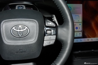 2025款一汽丰田bZ5 550 PRO智行版