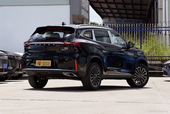 2025款星途凌云 300T 两驱超越版