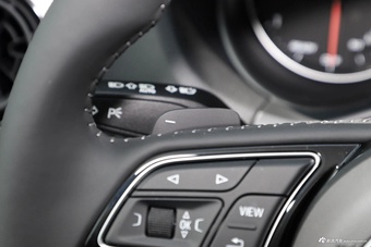 2022款奥迪Q2L 35 TFSI 进取致雅型