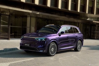 2025款问界M8纯电版 双电机 6座 官图