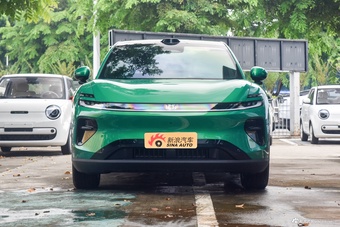 2027款长安启源Q06 670 双电机智享型