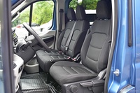 2022款上汽大通MAXUS V90 2.0T AMT运杰前驱短轴高顶后单胎6座