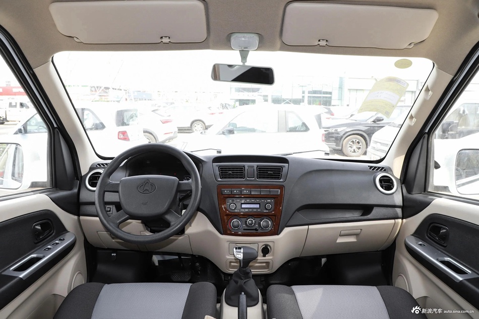 2023款睿行EM80 EV 平顶背掀门5座