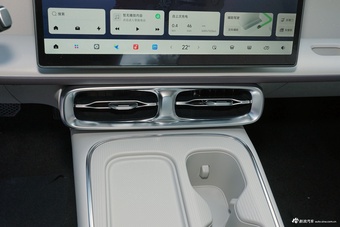 2025款零跑B01 550舒享版