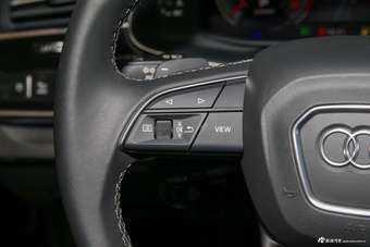 2024款奥迪Q8 55 TFSI 豪华动感型