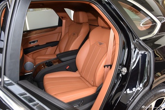2024款添越 4.0T V8