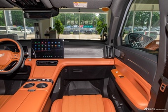 2026款山海L7 PLUS 220km豪华版 5座