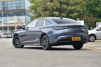 2025款海豹07 DM-i 智驾版 1.5L 125km 豪华型