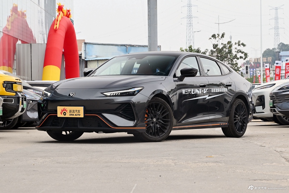 2025款长安UNI-V 第三代 2.0T 劲擎型