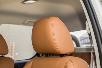 2022款福田征服者5 2.0T自动柴油两驱武林至尊长轴4F20TC