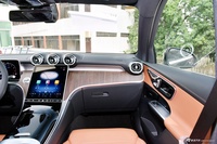 2025款奔驰GLC改款 300 L 4MATIC 动感型 7座