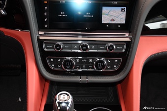 2024款添越 4.0T V8 长轴距版