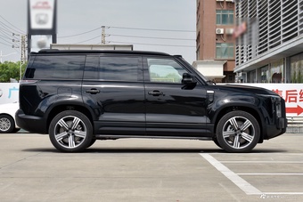 2024款极石01 尊享6座长续航版