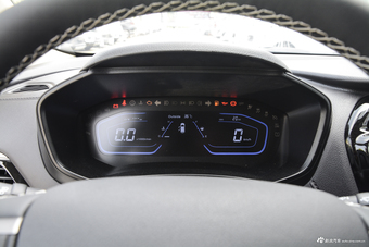 2019款长安欧尚A800 1.6L手动舒适型 国VI