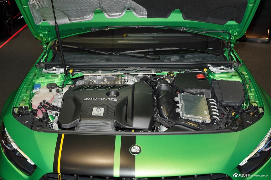 2024款AMG A 45 S 4MATIC+ 魔焰绿特别版