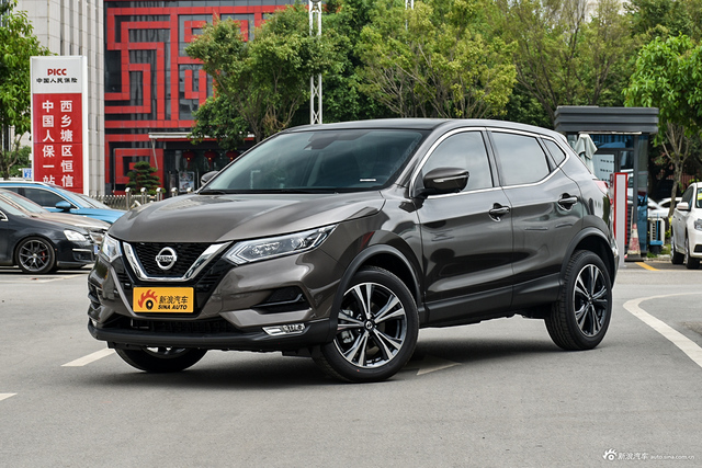 2019款逍客2.0L自动豪华版