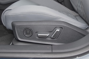 2024款奥迪A7L 45 TFSI quattro RS 套件竞速版