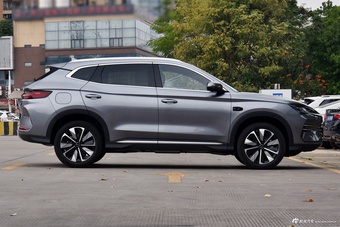 2025款宋PLUS DM-i 智驾版 DM-i 112KM尊荣型