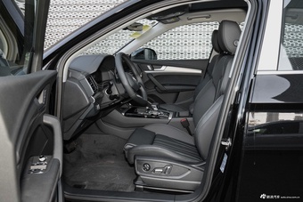 2024款奥迪Q5L 40 TFSI 时尚动感型