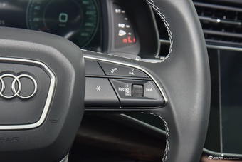 2025款奥迪Q7 45 TFSI quattro S line运动型7座